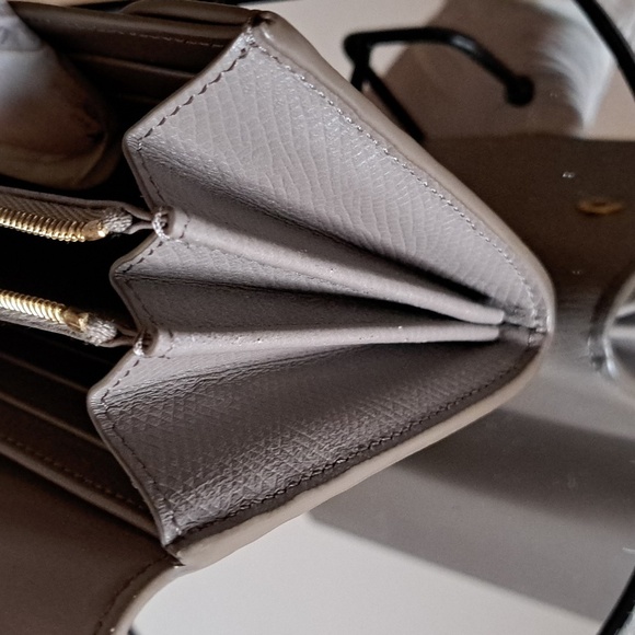 Celine Large Flap Wallet in Grained Calfskin EUC - Picture 10 of 15